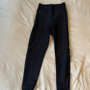 Ultracor Leggings - Black with slit details - size s